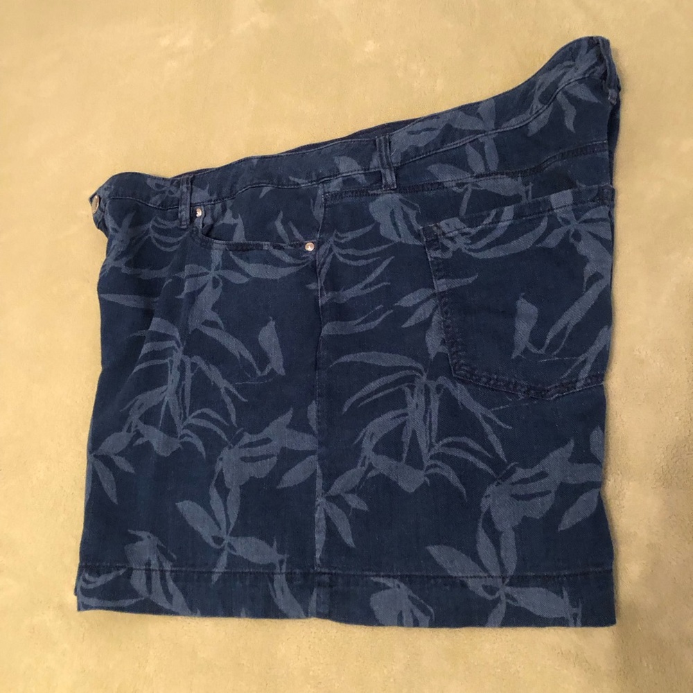 Lane Bryant shorts denim jeans blue leaf pattern mid rise belt loops Plus 22 - Picture 4 of 10